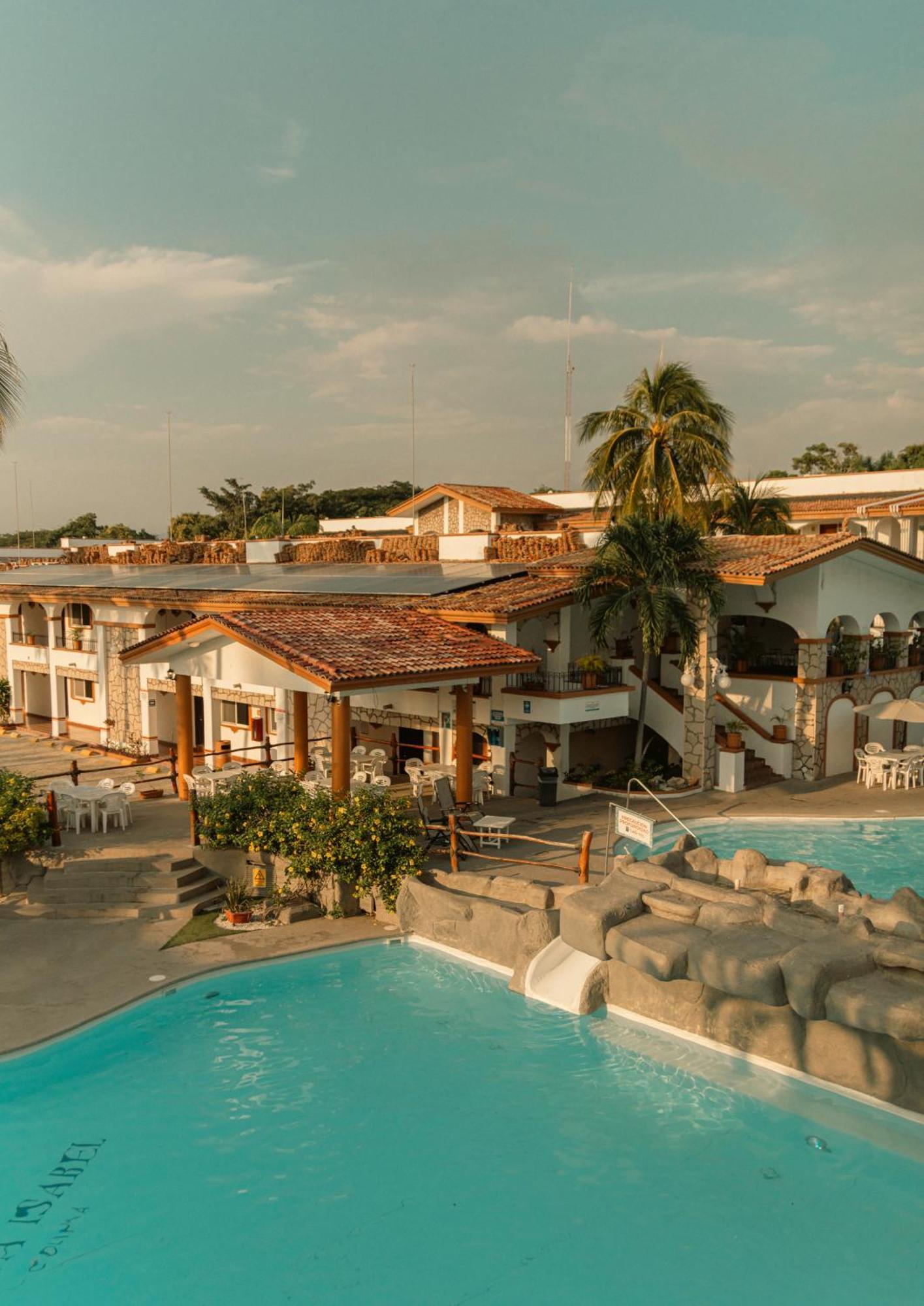 Maria Isabel Colima Hotel Bagian luar foto