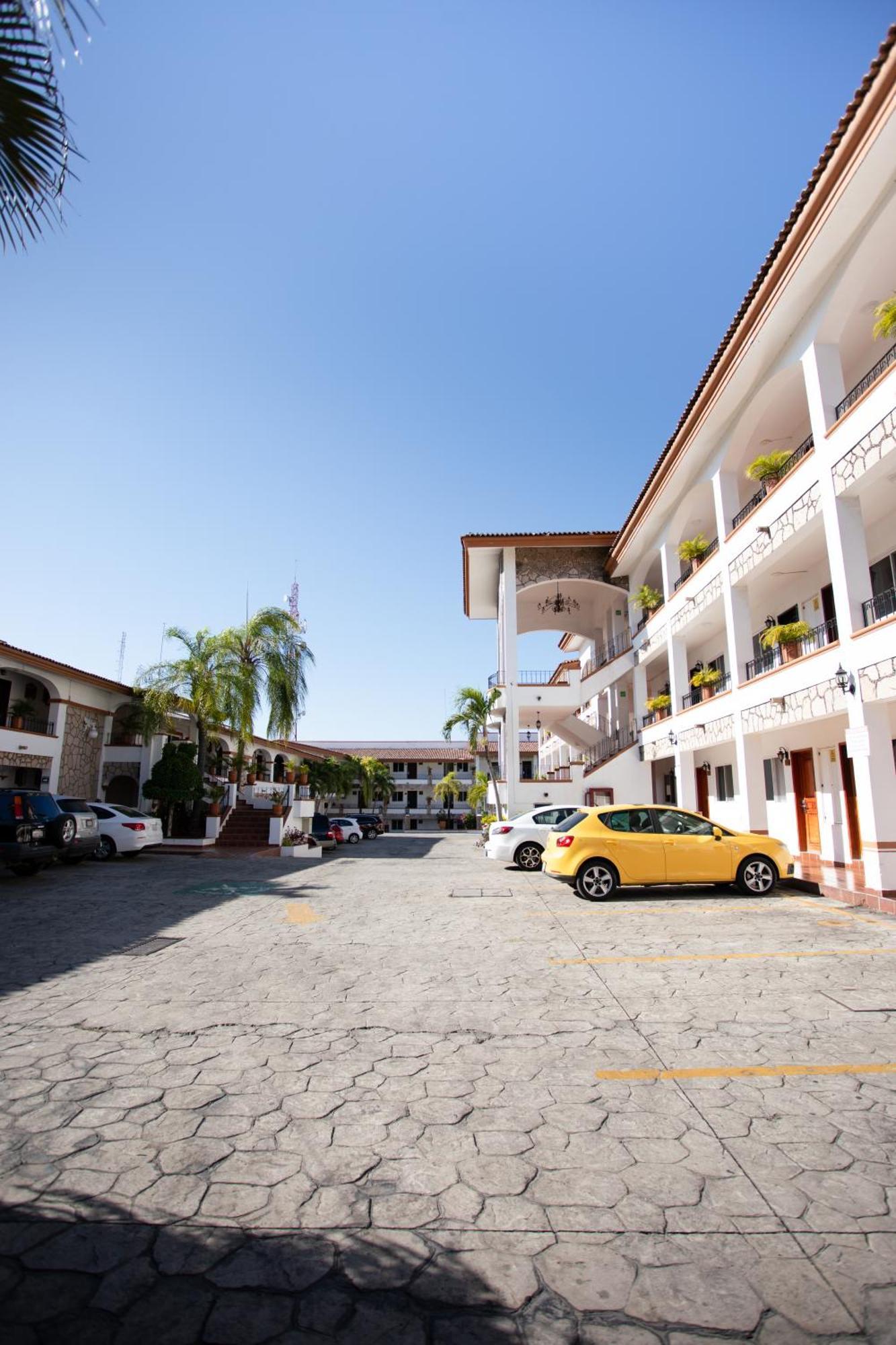 Maria Isabel Colima Hotel Bagian luar foto