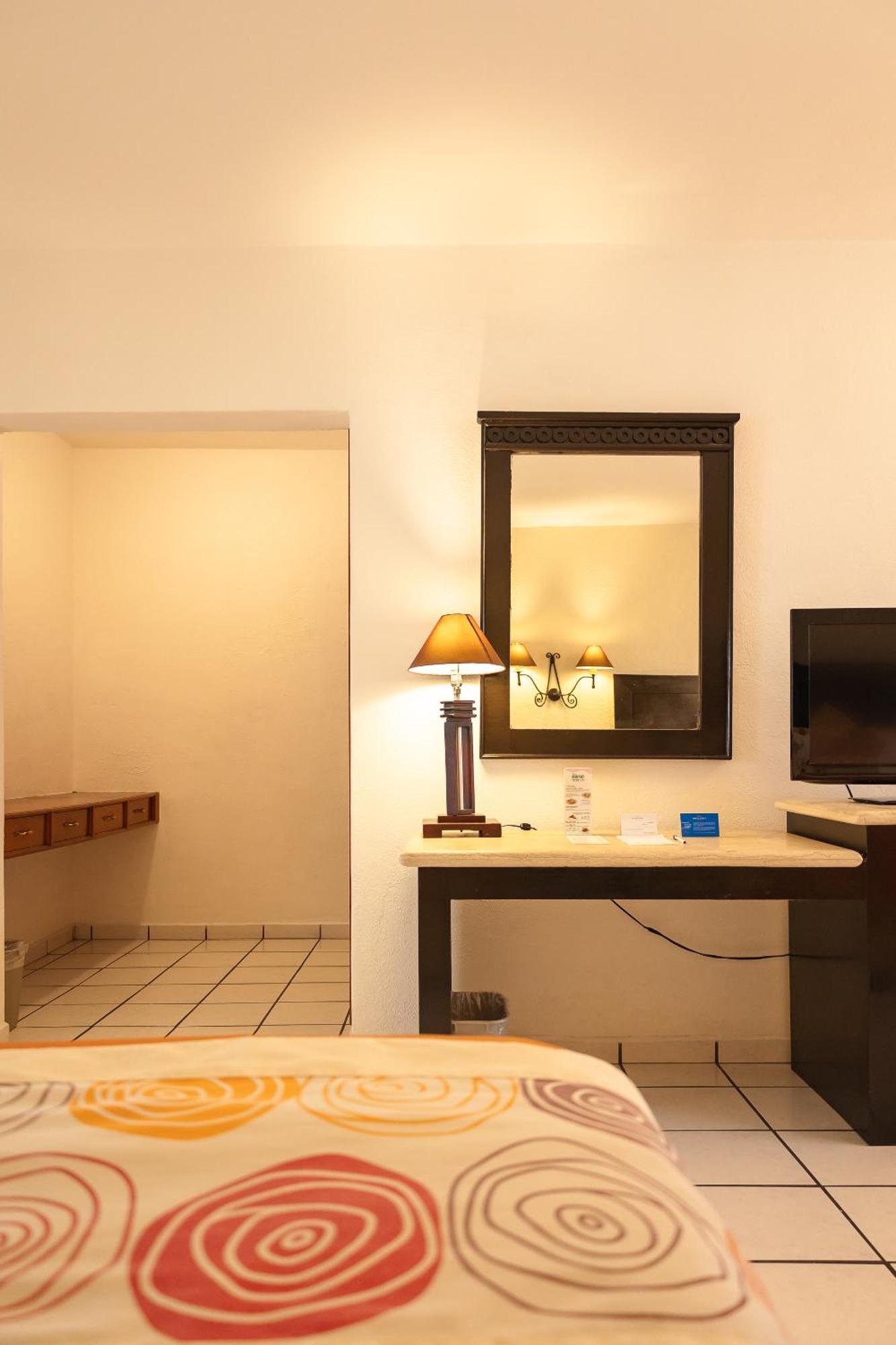 Maria Isabel Colima Hotel Bagian luar foto