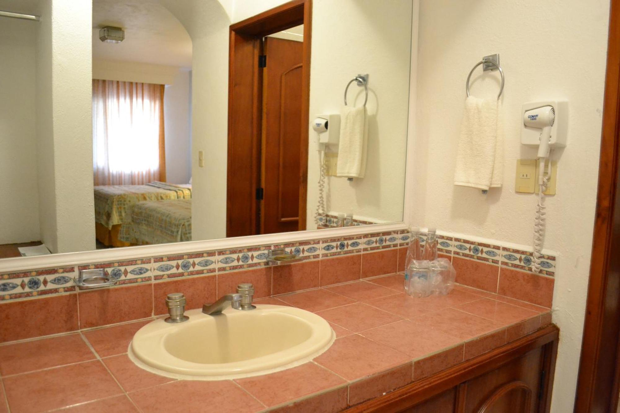 Maria Isabel Colima Hotel Bagian luar foto
